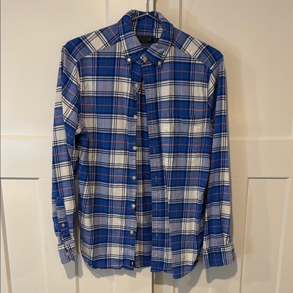 Vineyard Vines Blue and White Casual Button Down Shirt - Picture 1 of 4